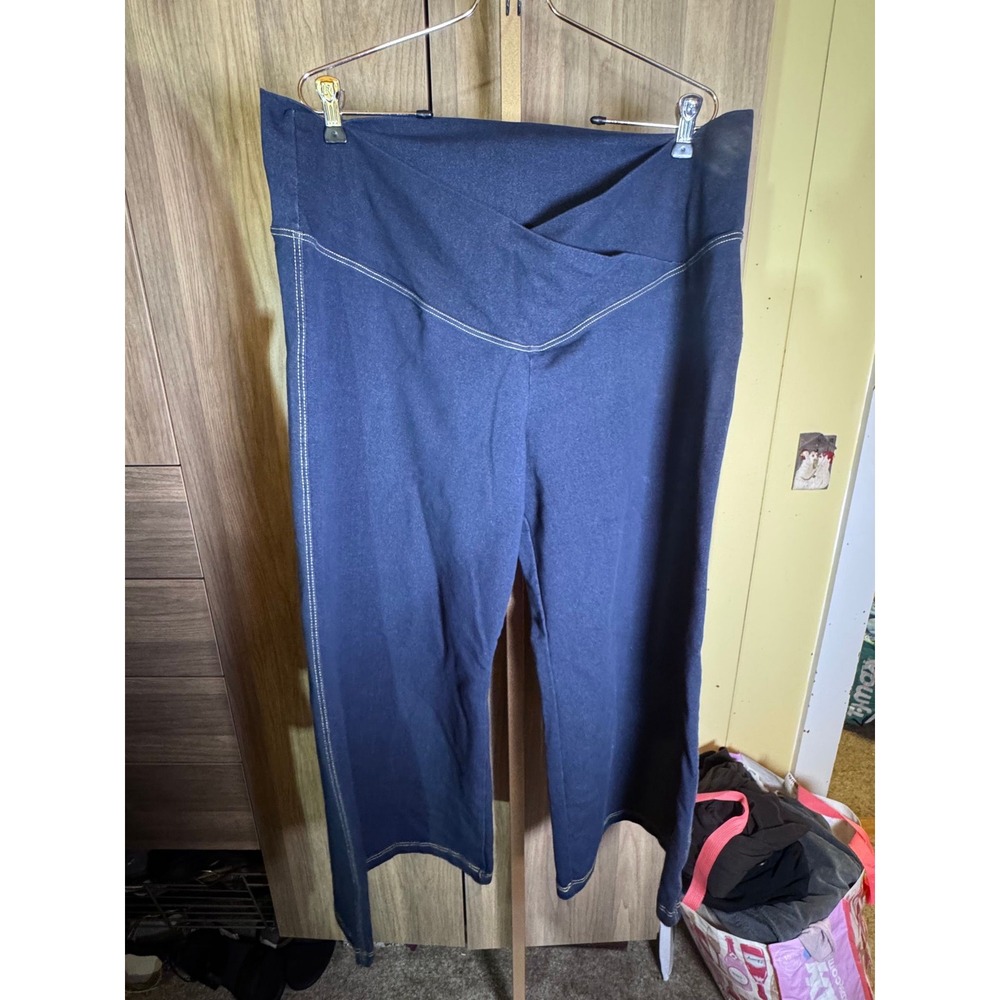 P46. Navy Blue Crossover Waist Cropped Leggings with Contrast Stitching Size 20